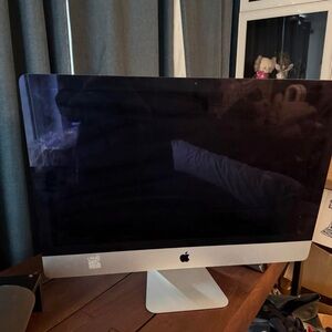 Apple iMac - Silver & Black All-in-One Desktop